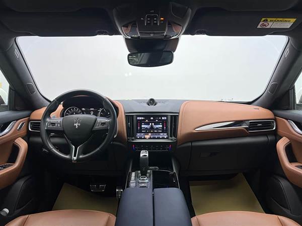 Levante 2022款 2.0T GT锋芒版