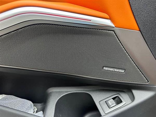 宝马M3 2023款 M3四门轿车 M xDrive 雷霆版