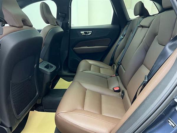 沃尔沃XC60 2023款 B5 四驱智远豪华版