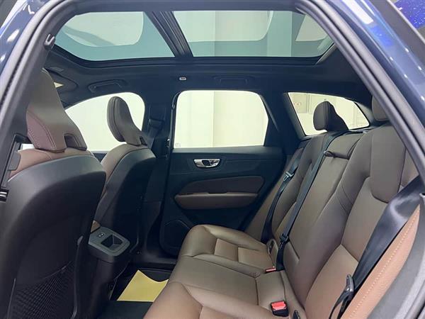 沃尔沃XC60 2023款 B5 四驱智远豪华版