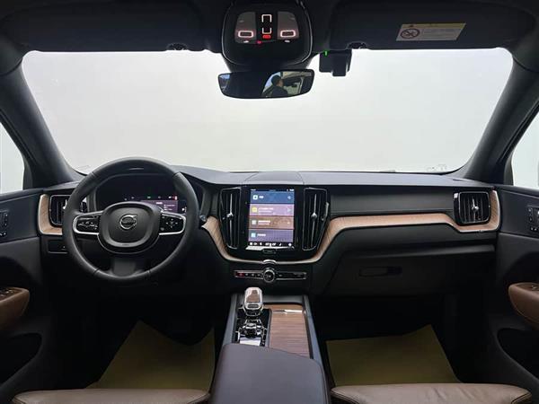 沃尔沃XC60 2023款 B5 四驱智远豪华版
