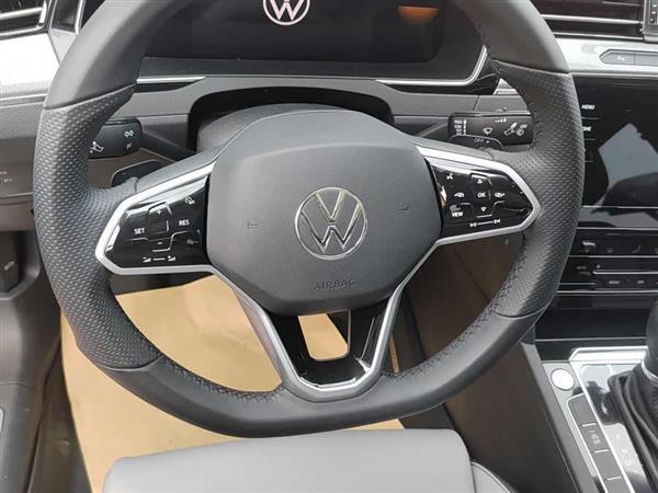 迈腾 2024款 200万辆众享款 330TSI DSG豪华型