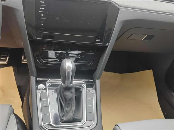 迈腾 2024款 200万辆众享款 330TSI DSG豪华型