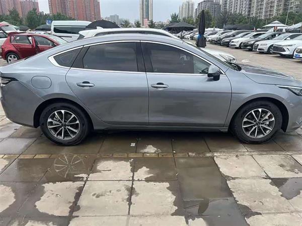 驱逐舰05 2024款 荣耀版 DM-i 55KM 豪华型