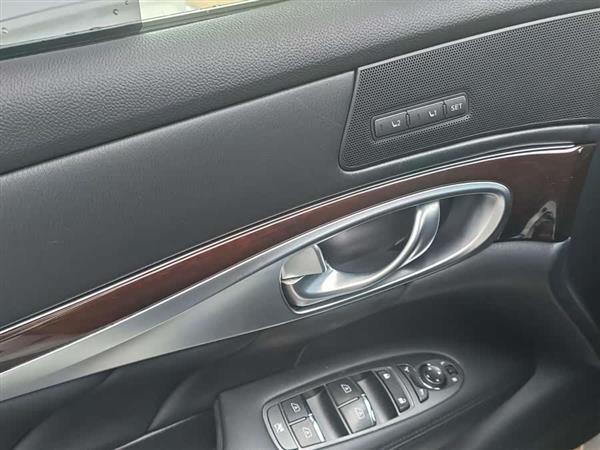 英菲尼迪Q70 2013款 Q70L 2.5L 舒适版