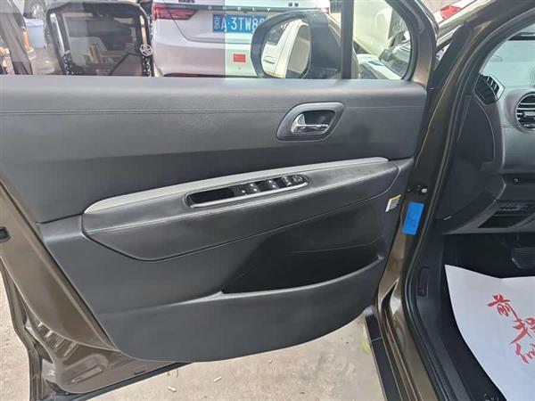 标致3008 2016款 2.0L 自动标准版