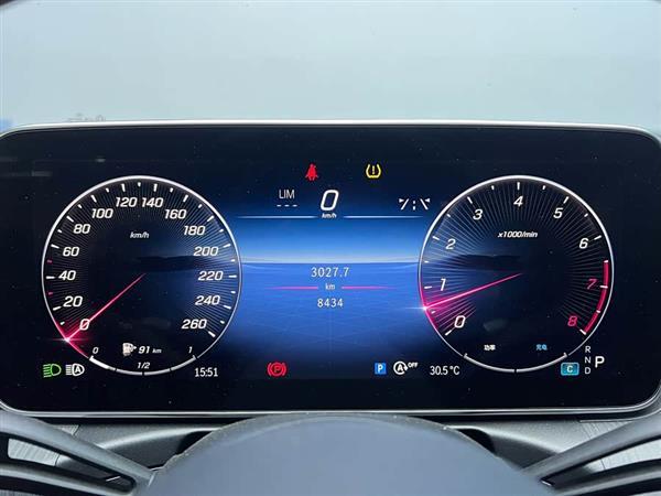 奔驰C级 2023款 C 260 L 运动版