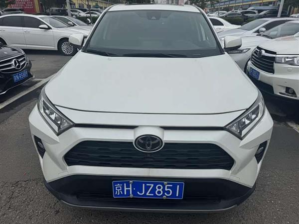 RAV4荣放 2020款 2.0L CVT两驱风尚PLUS版