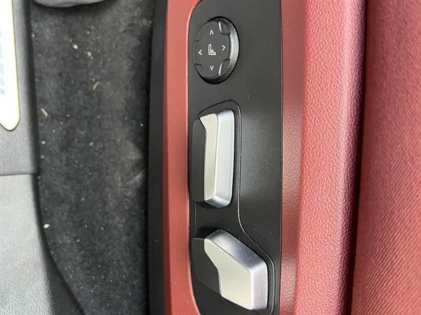 宝马X5 2023款 xDrive 30Li 尊享型M运动曜夜套装