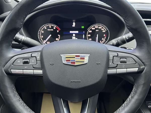 凯迪拉克XT4 2021款 28T 两驱领先型