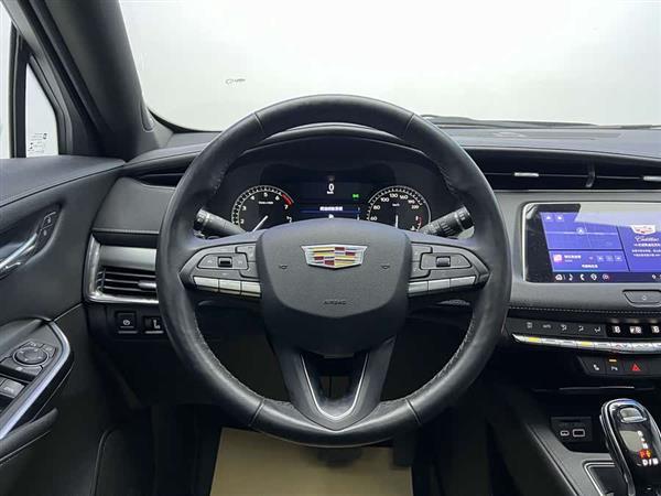凯迪拉克XT4 2021款 28T 两驱领先型