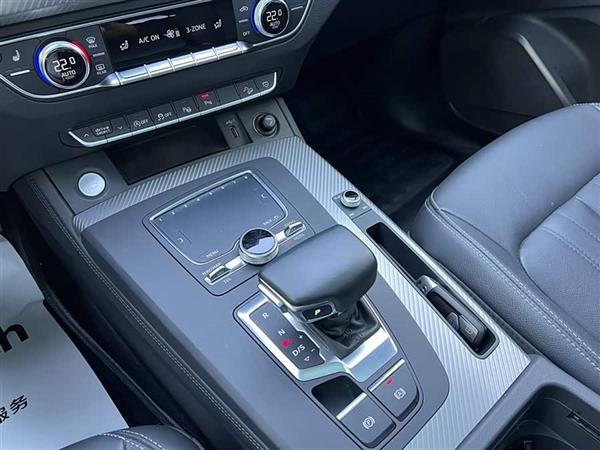 奥迪Q5L 2020款 45 TFSI 尊享时尚型