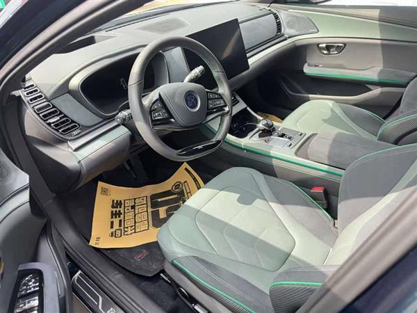 汉 2022款 EV 610KM四驱千山翠限量版