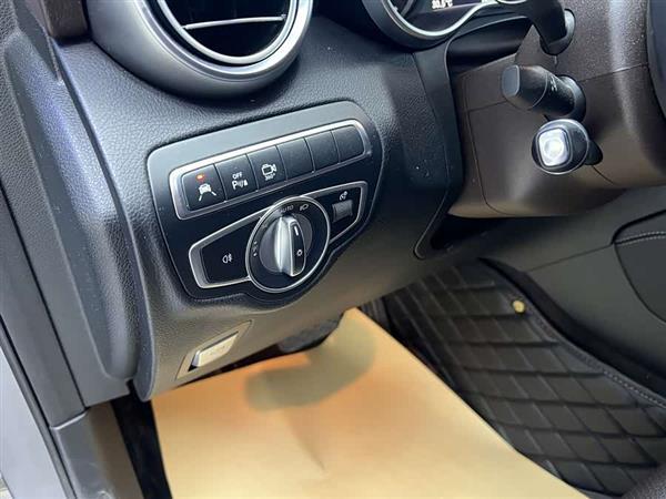 奔驰GLC 2018款 GLC 300 4MATIC 动感型
