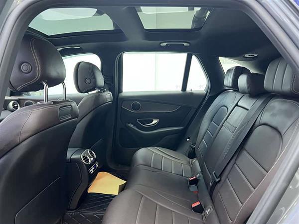 奔驰GLC 2018款 GLC 300 4MATIC 动感型