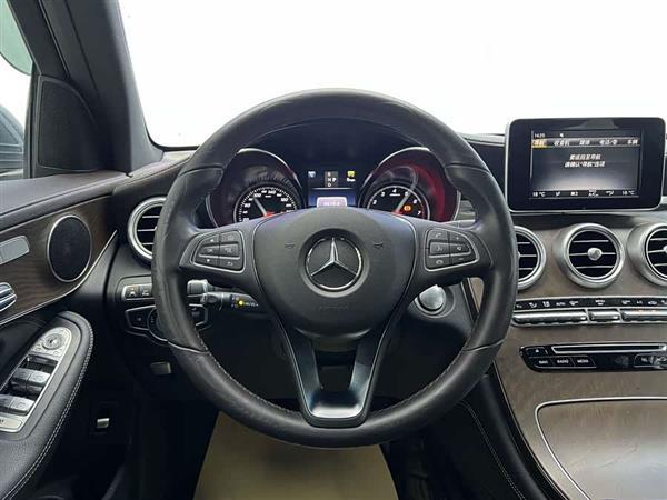 奔驰GLC 2018款 GLC 300 4MATIC 动感型