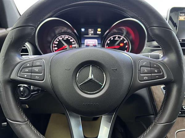 奔驰GLC 2018款 GLC 300 4MATIC 动感型