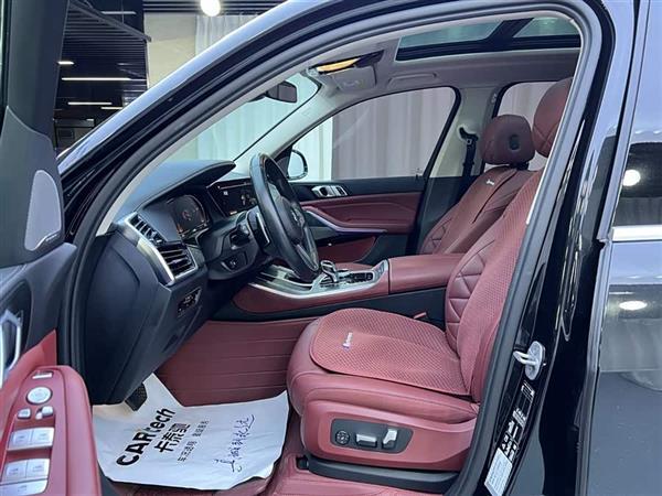 宝马X5 2022款 改款 xDrive 30Li 尊享型M运动套装