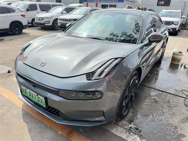 极氪001 2022款 长续航双电机 WE版