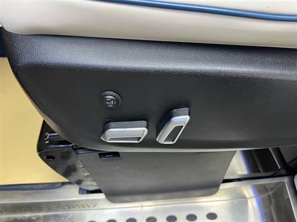 威霆 2020款 2.0T 商务版 7座
