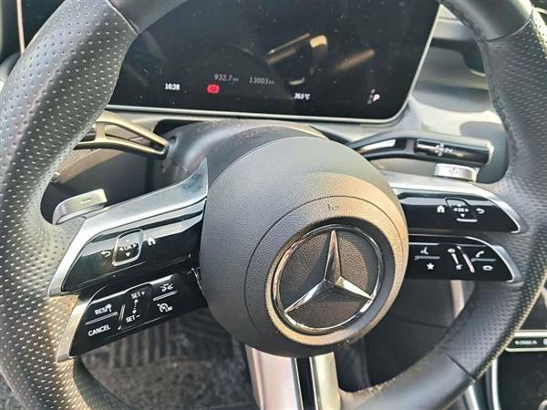 奔驰C级 2023款 改款二 C 260 L 运动版