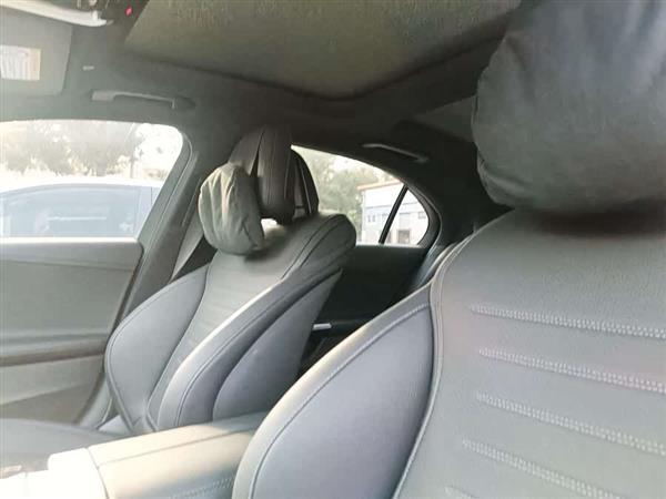 奔驰C级 2023款 改款二 C 260 L 运动版