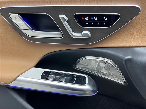 奔驰E级 2025款 改款 E 300 L 豪华型