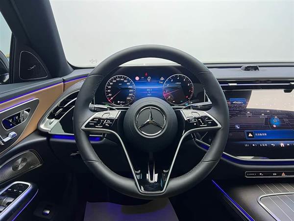 奔驰E级 2025款 改款 E 300 L 豪华型