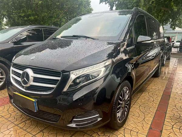 奔驰V级 2018款 V 260 L 尊贵加长版 国VI