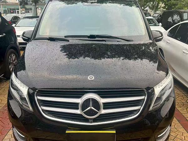 奔驰V级 2018款 V 260 L 尊贵加长版 国VI
