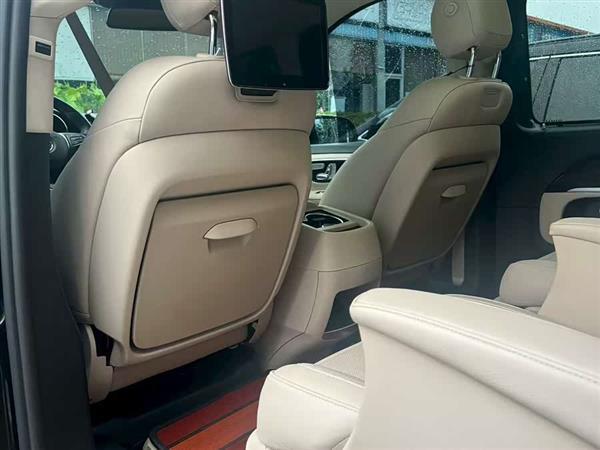 奔驰V级 2018款 V 260 L 尊贵加长版 国VI