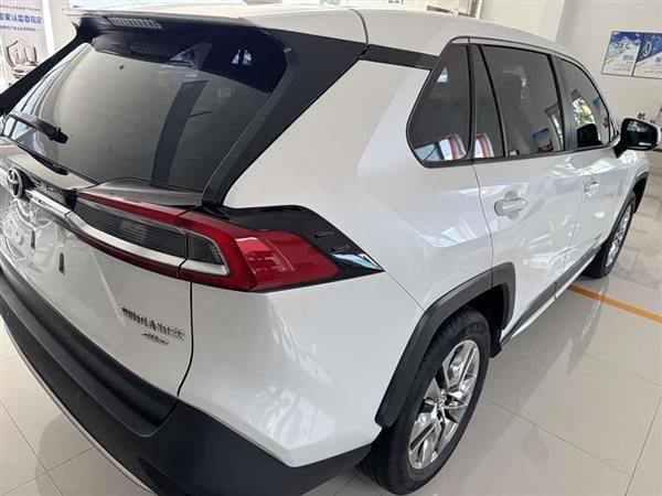 威兰达 2022款 2.0L CVT四驱豪华版