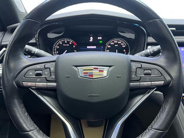 凯迪拉克XT6 2022款 2.0T 六座四驱豪华型