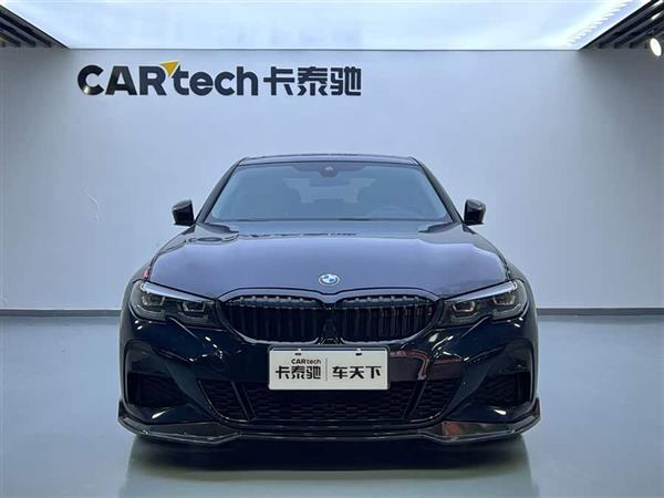 宝马3系 2022款 330i M运动曜夜套装