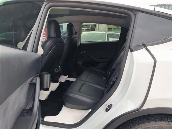 Model Y 2021款 标准续航后驱版
