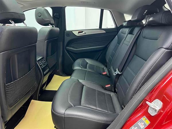 奔驰GLE轿跑 2017款 GLE 320 4MATIC 轿跑SUV