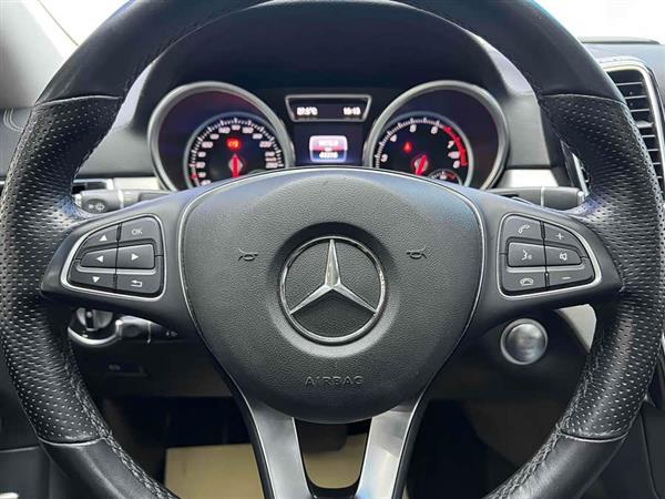 奔驰GLE轿跑 2017款 GLE 320 4MATIC 轿跑SUV