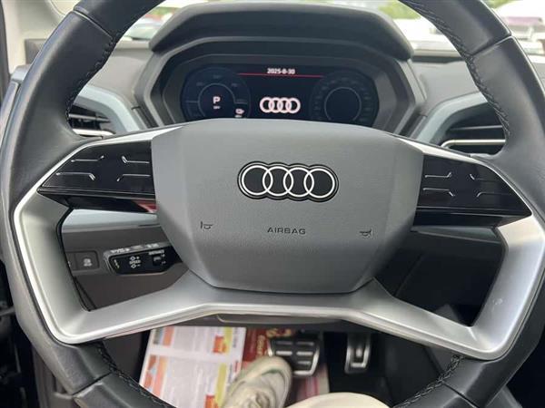 奥迪Q5 e-tron 2023款 40 e-tron 星耀型 锦衣套装
