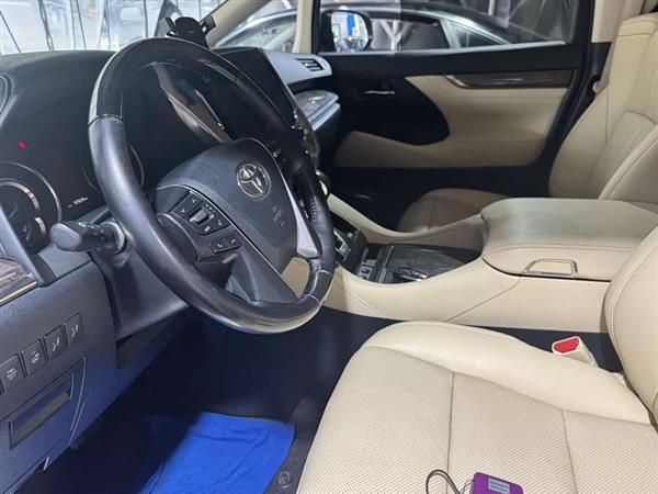 威尔法 2021款 皇冠 双擎 2.5L HV至尊版