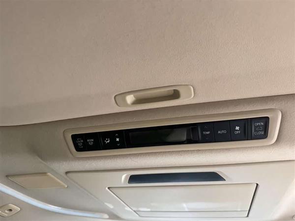 威尔法 2021款 皇冠 双擎 2.5L HV尊贵版