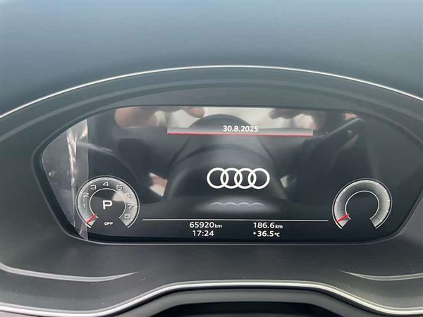 奥迪A4L 2022款 45 TFSI quattro 臻选动感型
