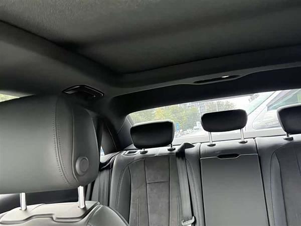 奥迪A4L 2022款 45 TFSI quattro 臻选动感型