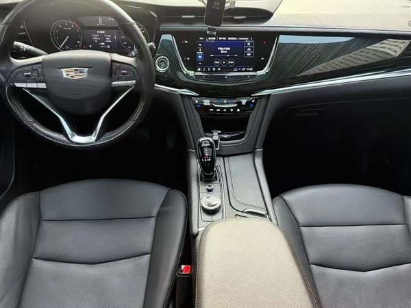 凯迪拉克XT6 2021款 2.0T 六座四驱尊贵型