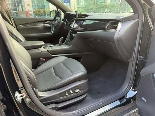 凯迪拉克XT6 2021款 2.0T 六座四驱尊贵型