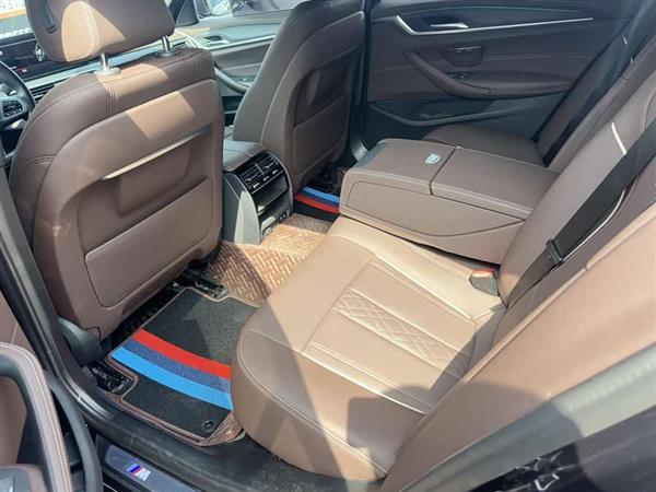 宝马5系 2021款 530Li 领先型 M运动套装
