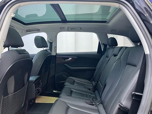 奥迪Q7 2021款 55 TFSI quattro S line运动型
