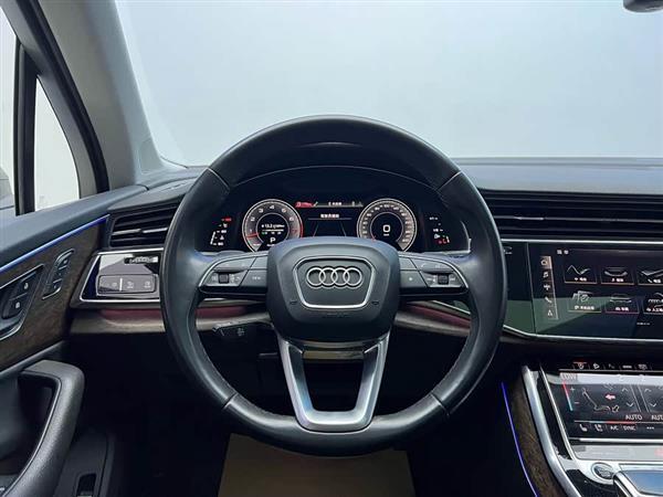 奥迪Q7 2021款 55 TFSI quattro S line运动型