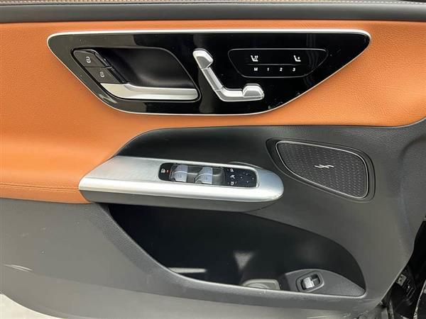 奔驰GLC 2023款 GLC 260 L 4MATIC 豪华型 5座