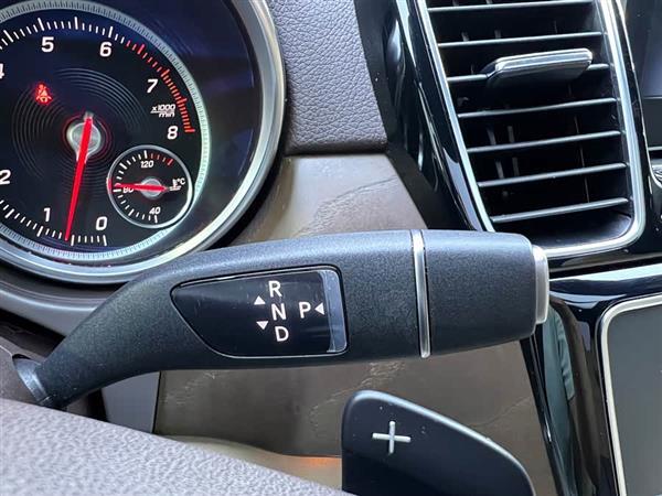 奔驰GLE 2018款 GLE 320 4MATIC 动感型臻藏版