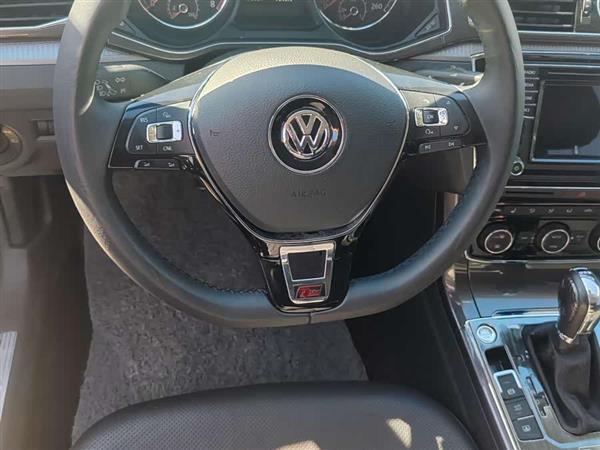 帕萨特 2017款 330TSI DSG御尊版